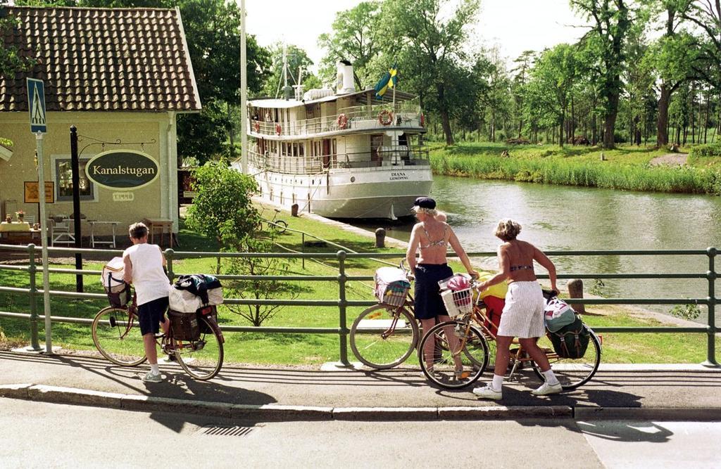Stf Glasbruket Hostel & Apartments Borensberg Kültér fotó
